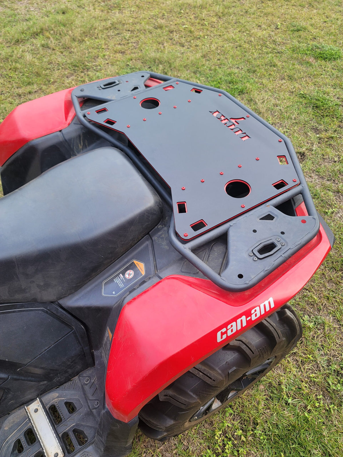Top view of a Lucky 7 Outlander G2 rear rack with no storage case