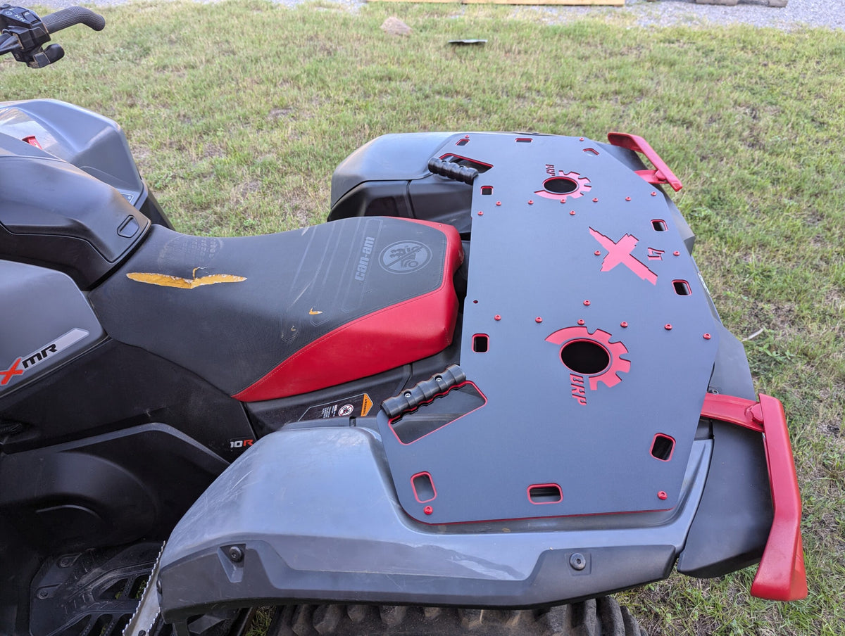 Side view of a Lucky 7 Outlander Gen 3 rear rack