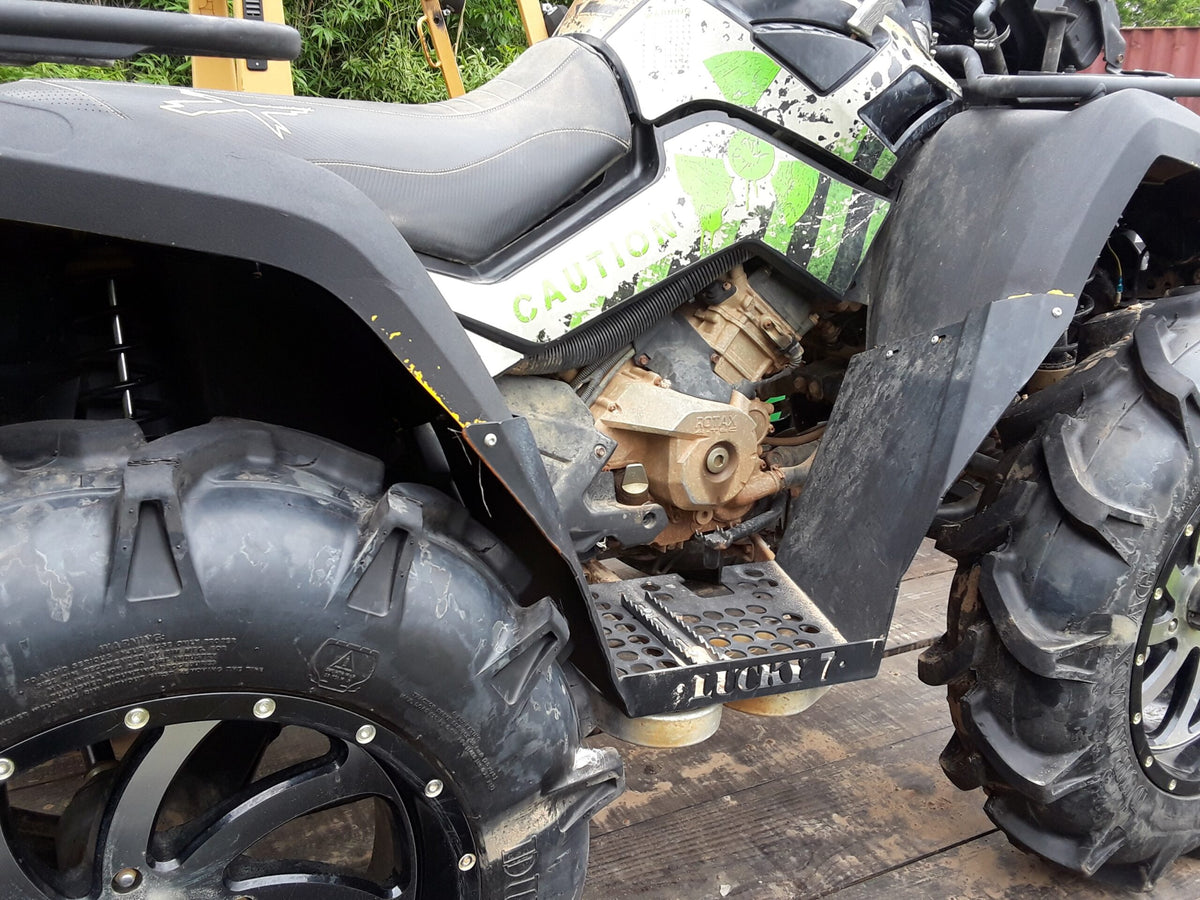 Lucky 7 logo on Can-Am Outlander Gen 1 short-frame metal floorboards