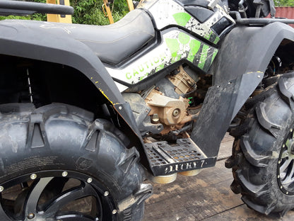 Lucky 7 logo on Can-Am Outlander Gen 1 short-frame metal floorboards