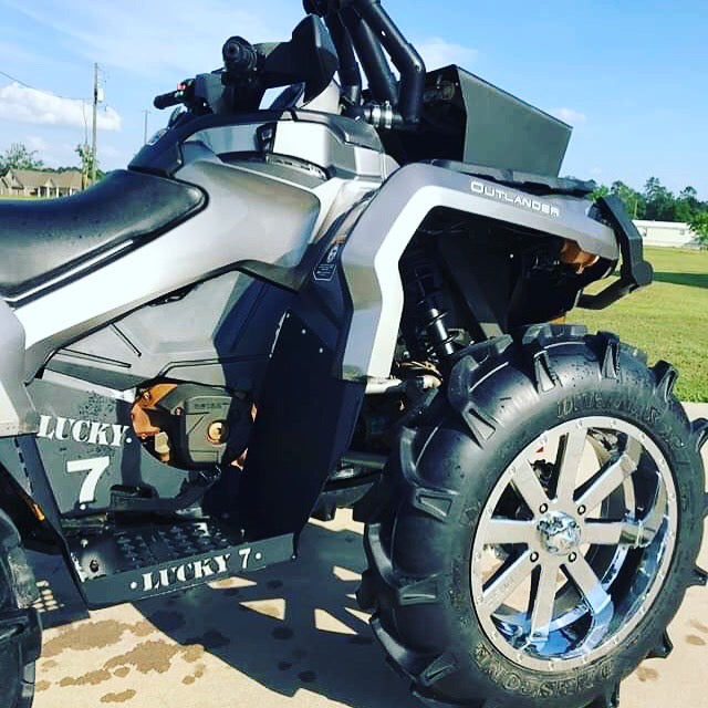 Grey Can-Am Outlander with Lucky 7 metal floorboards