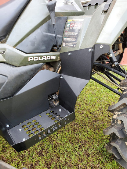Close-up of Lucky 7 metal floorboard on a Polaris Sportsman 850 SP 1000 XP