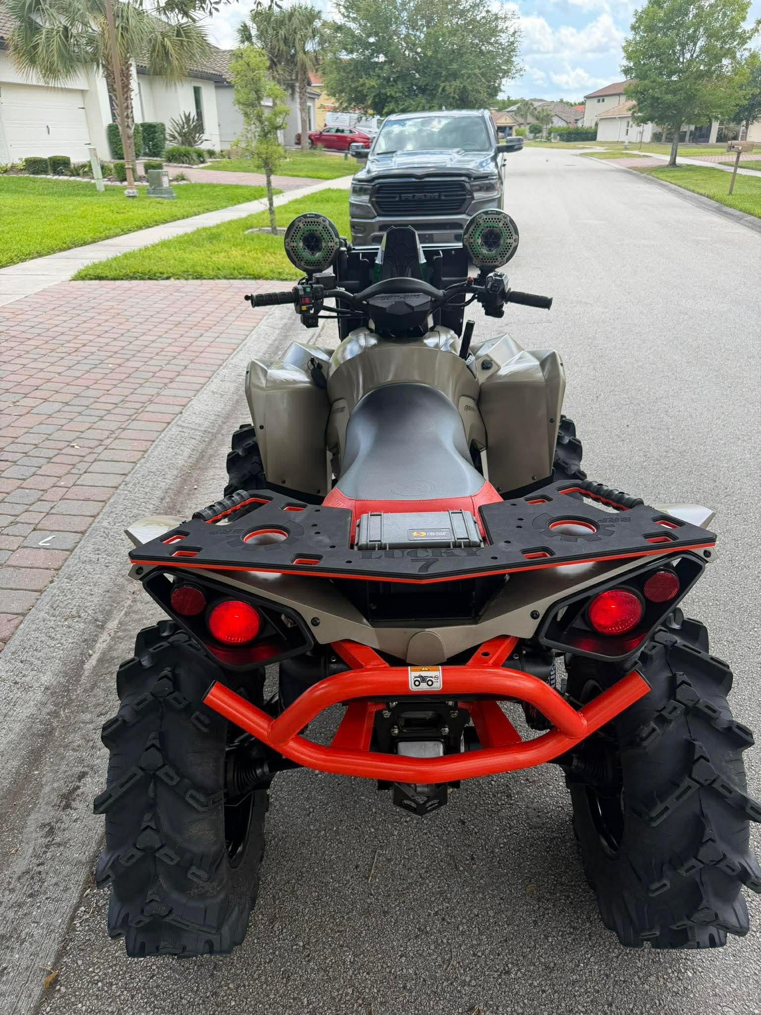 限界セール　eleven rack オマケあり Can-Am Renegade & XMR Rear Rack w/ Storage Case – 500 570 800 850